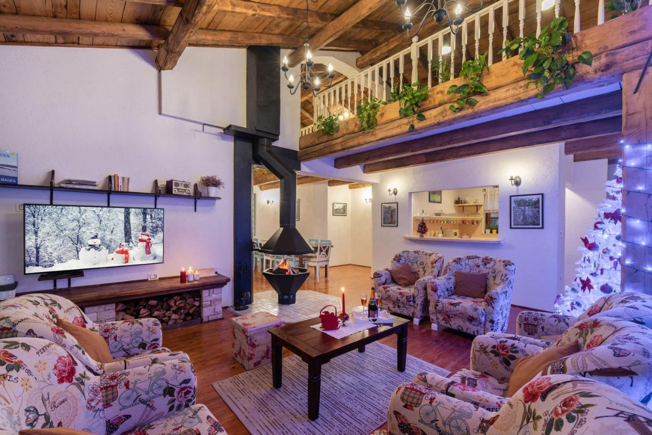 Family Villa Lipica With Private Pool And Jacuzzi 파진 외부 사진