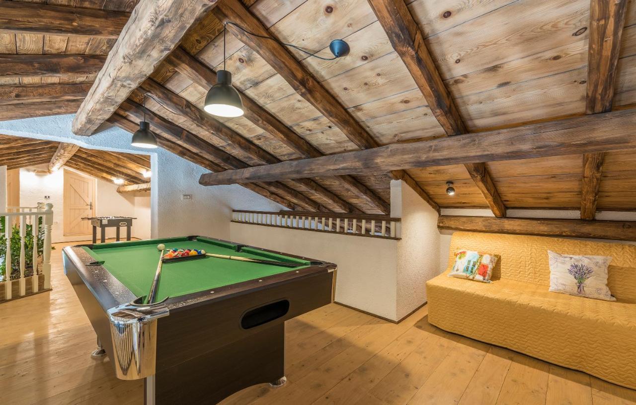 Family Villa Lipica With Private Pool And Jacuzzi 파진 외부 사진